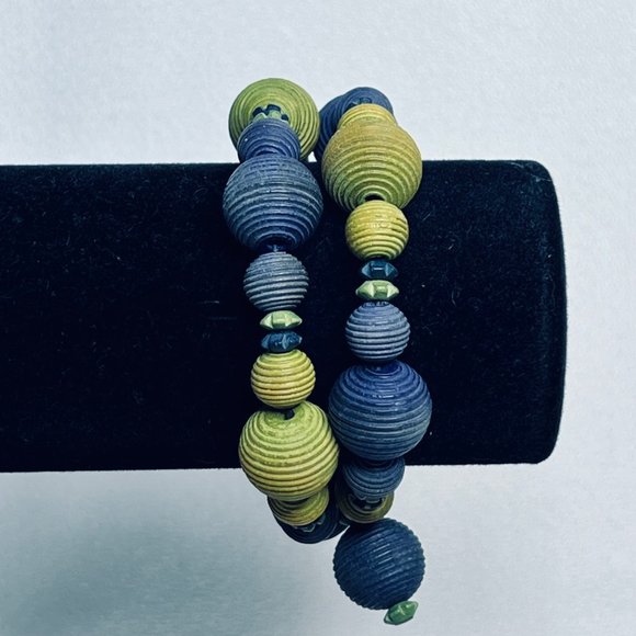 Blue And Green Beaded Memory Wire Wrap Bracelet - Picture 2 of 5